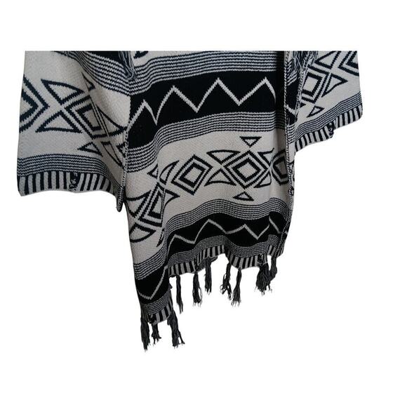 New without tags Pol Aztec Print Fringe Oversized Open Front Long Cardigan SZ S - Picture 9 of 11
